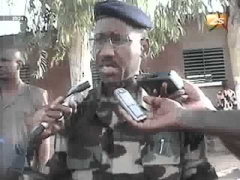 Cérémonies de levée des couleurs à Kolda Jt français du 18 avril 2012