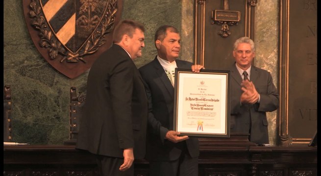 Honoris Causa en Economía entrega Universidad de La Habana a Correa