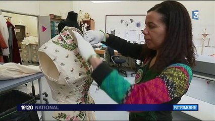 Au Centre national du costume, on préserve les vêtements de scène