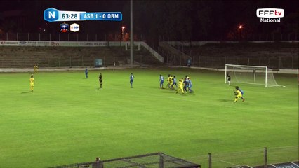 Coup franc bien boxé des poings de la part de Novaes
