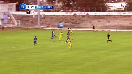 Rogie qui a tout son temps pour frapper mais sa frappe croisée est sortie par le goal