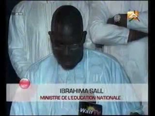 Passation de service au ministère de l'éducation - JT Français du 16 avril 2012