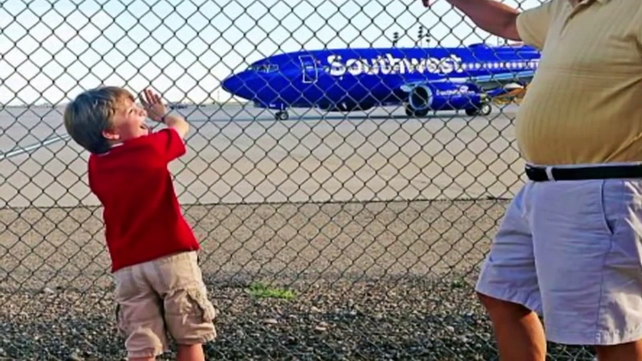 Pilot inspires Albuquerque boy by waving back