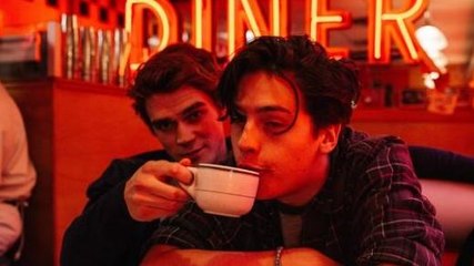 Watch - Riverdale Season 1 Episode 8 : Chapter Eight: The Outsiders Full-HD