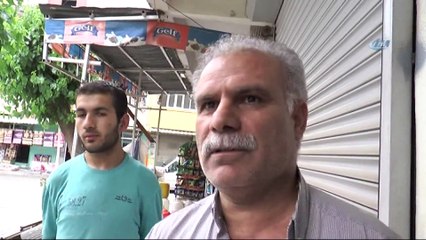 Esnaflar Balkondan Düşen Kızı Havada Yakaladı