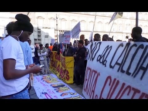 Napoli - Giustizia per Niang Maguette: centinaia di immigrati in piazza (05.05.17)