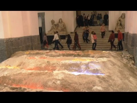 Napoli - Antiquitas in Luce, mostra di Laddie John Dill al Museo Archeologico (05.05.17)