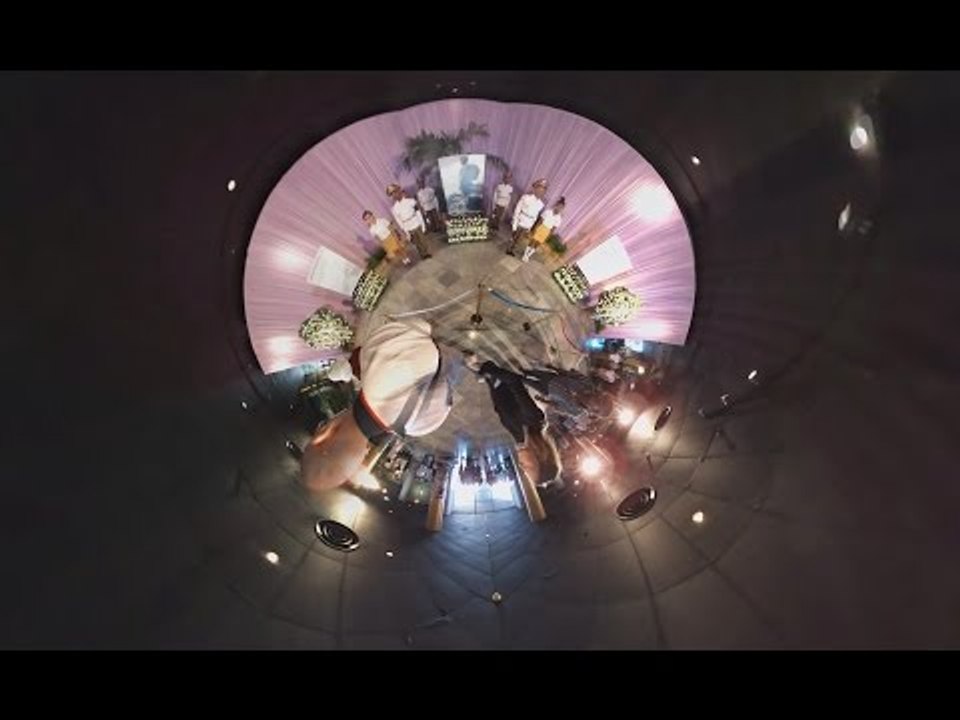 Cubans line up to mourn death of Fidel Castro in Havana (360 Video)