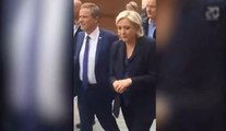 Marine Le Pen accueillie par des 