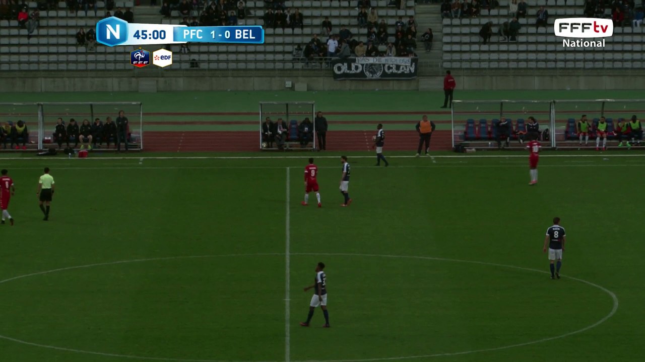 Bonne frappe mais directement dans les bras du gardien.