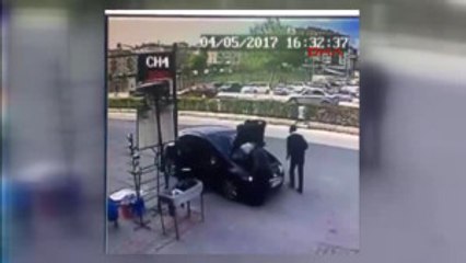 Niğde Kamyonun Açık Kapağı 2 Kişiyi Yaraladı