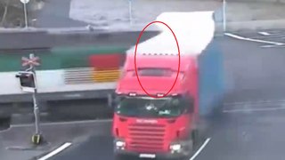 Unbelievable Truck Accidents caught on camera || Truck Accidents Compilation