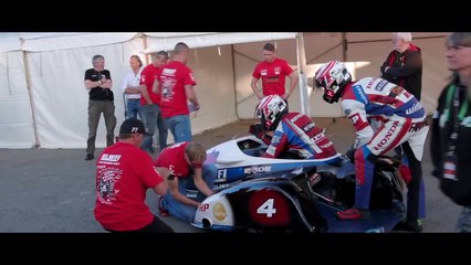 3 Wheeling trailer on Isle of Man TT