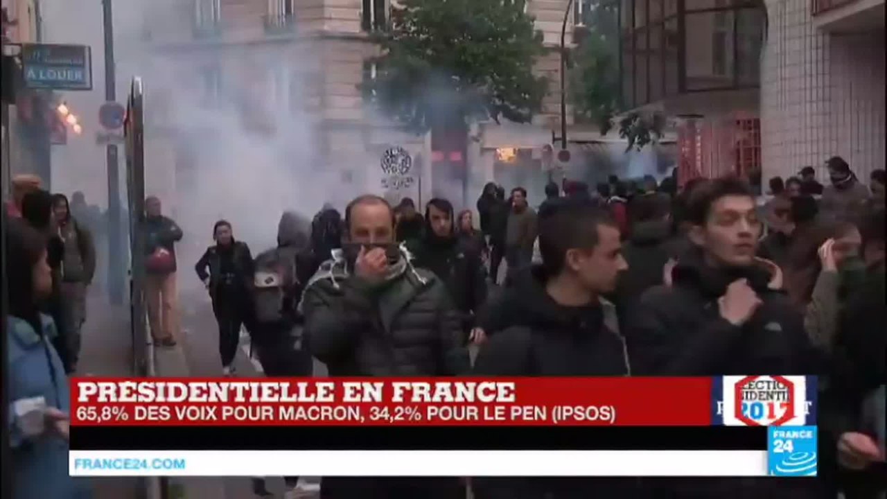Scènes d'affrontements à Paris entre manifestants et forces de l'ordre après la victoire d'Emmanuel Macron