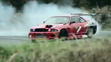 Drift Battle! Car vs Motorcycle