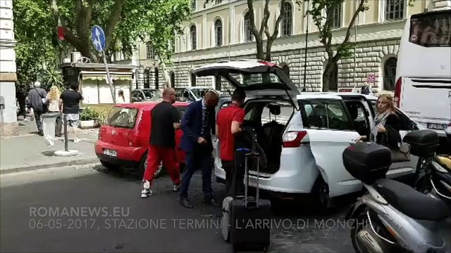 Milan-Roma. Stazione Termini, Monchi arriva in taxi