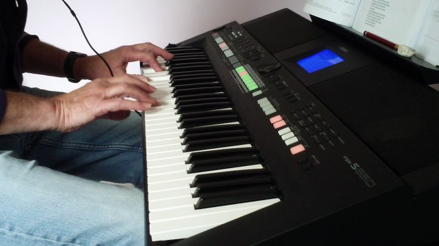 C' est Extra Léo Ferré REPRISE clavier