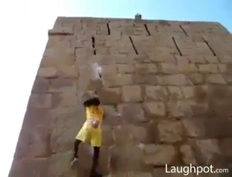 Baby climbs 2m climbing wall like no one else! Leave your Like and sign up here on the channel. Thank you!