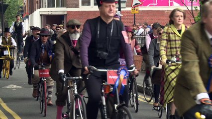 1000 cycle London’s streets in their finest tweed