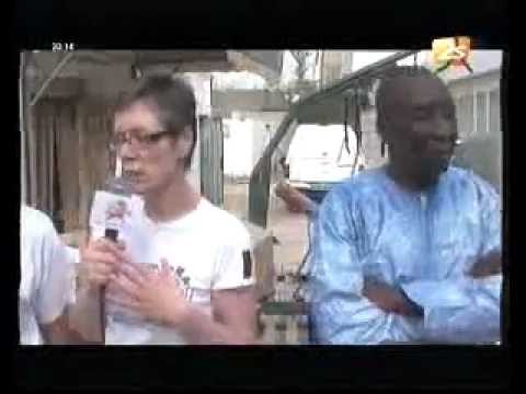 JT Francais - Une ONG Belge offre du materiel au centre Philip Maguilene Senghor