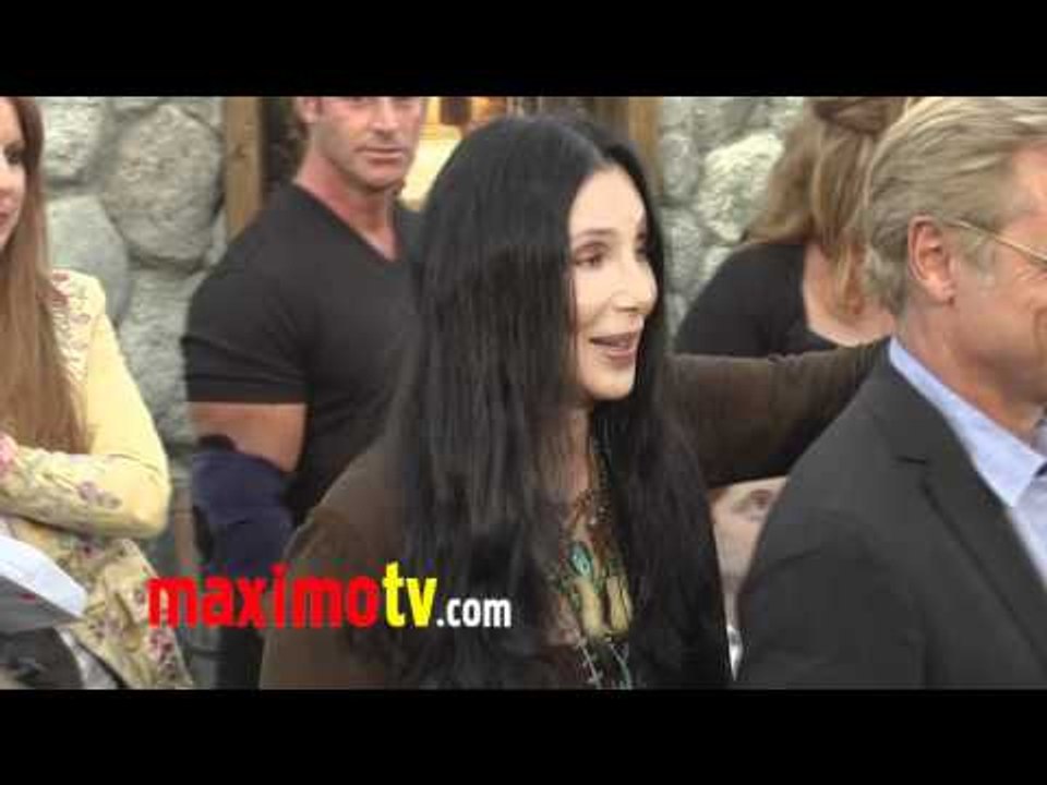 Cher Interview at ZOOKEEPER World Premiere