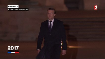 Esplanade du Louvre : Emmanuel Macron fait son entrée sur l'Ode à la joie