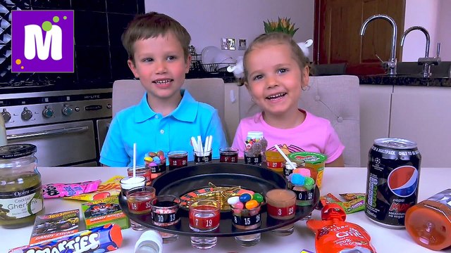 ЧЕЛЛЕНДЖ абсолютно НОВЫЙ 2017 Пьем духи Запиваем тухлой водой от яиц crazy roulette Kids Challenge видео Кати и Макса