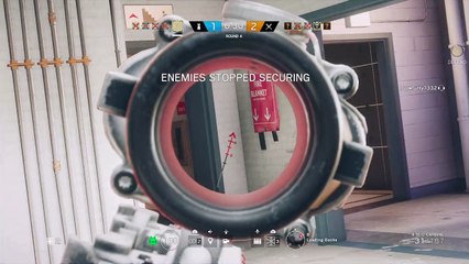 Rainbow Six Siege: 1v3 Clutch!