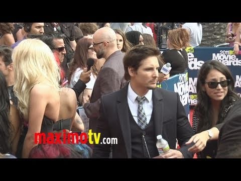 Peter Facinelli at 2011 MTV MOVIE AWARDS Red Carpet