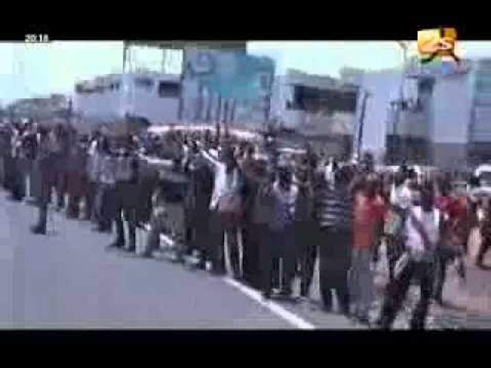 Images du trajet de macky jusqu'au palais   jt du 02 avril 2012