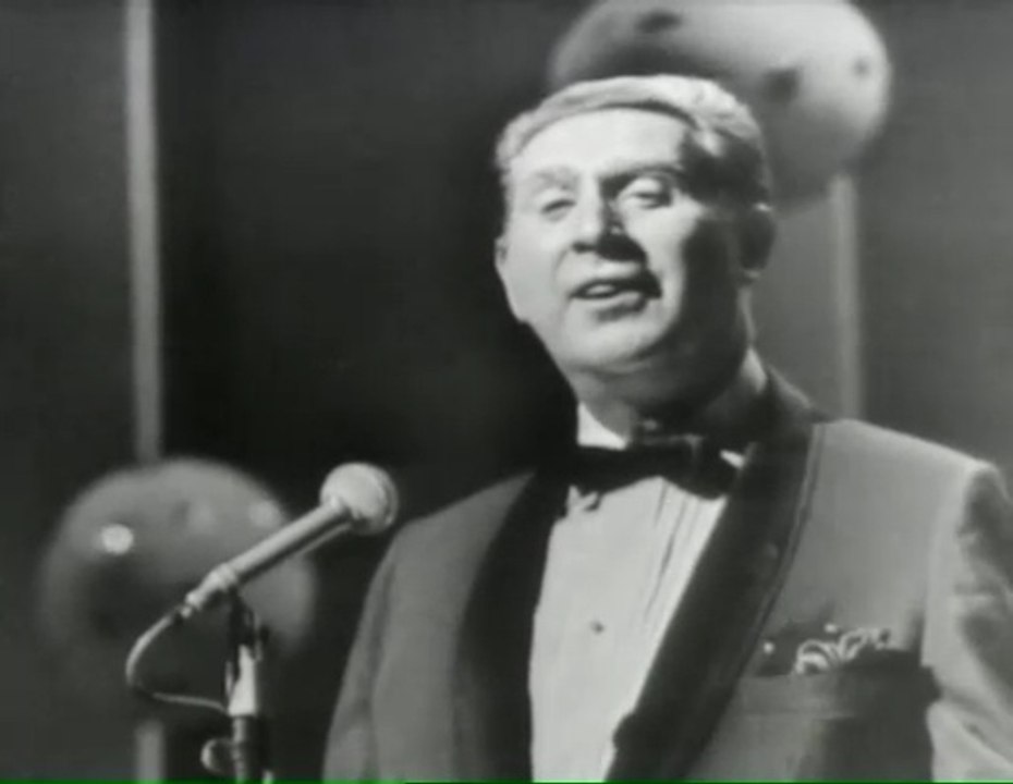 souvenir de mon enfance cette chanson me fait penser a mon pere qui n'est plus la aujourd'hui. j'aime cette chanson.