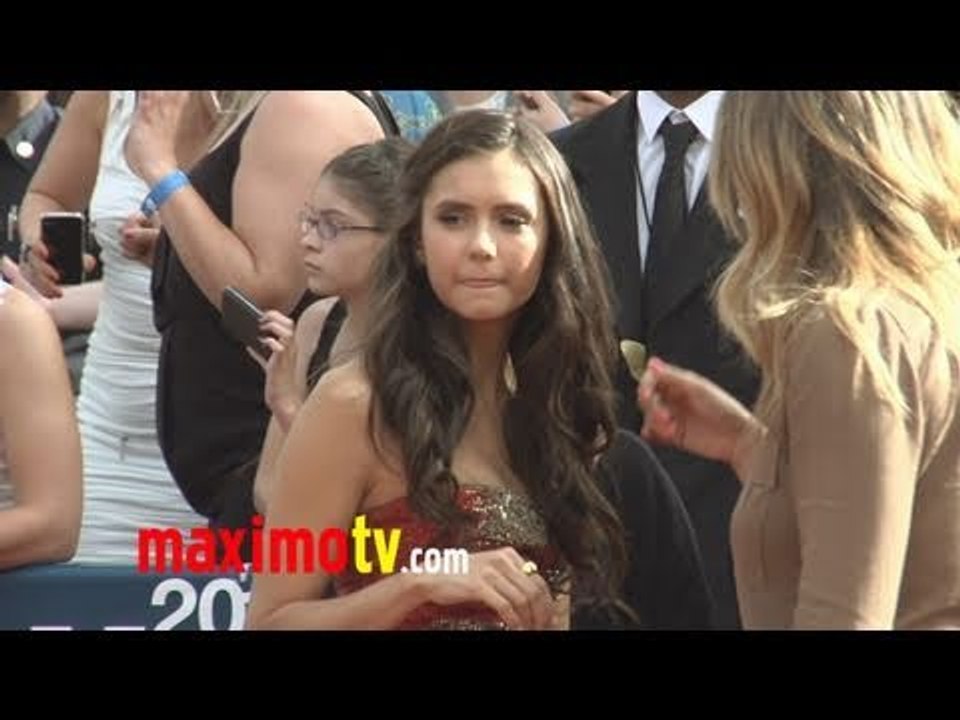 Nina Dobrev at 2011 MTV MOVIE AWARDS Red Carpet