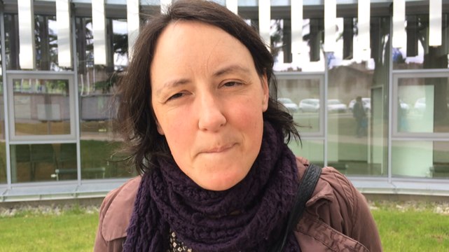 Micro-trottoir devant les bureaux de vote de la mairie