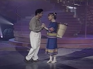 Chieu Len Ban Thuong - Phi Nhung,Chi Tam