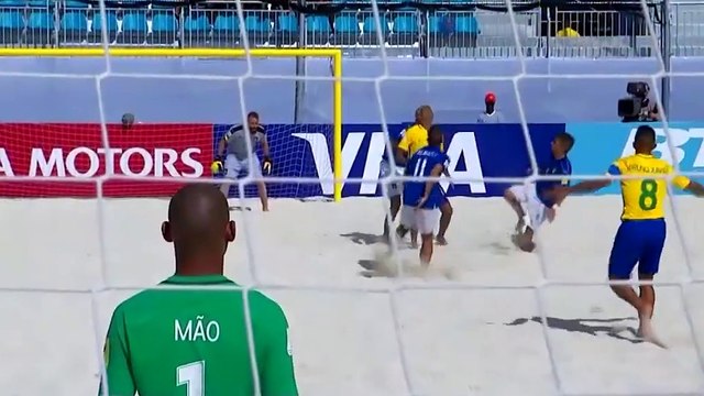 Le Brésil réalise un festival de retournés acrobatiques en Beach Soccer !