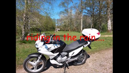 riding in the rain (sortons sous la pluie...)