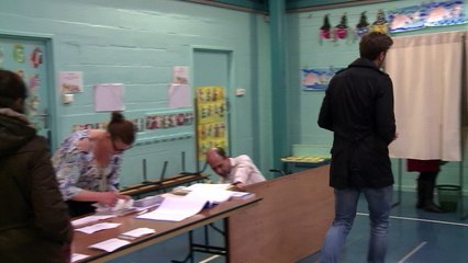 Francia vota en balotaje para elegir presidente