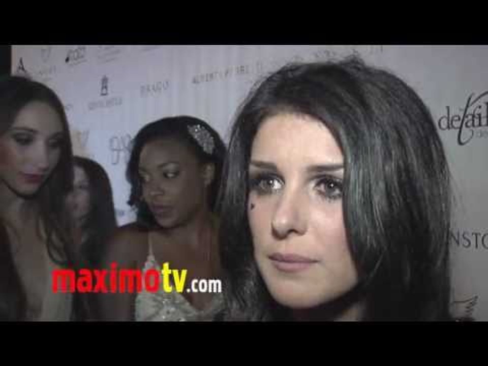 SHENAE GRIMES on Dealing with Paparazzi