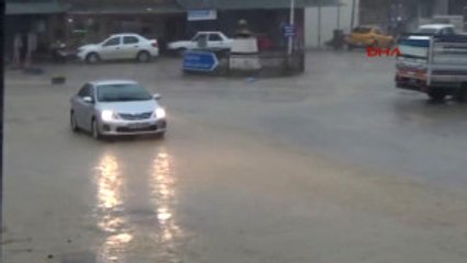 Adıyaman Sincik'te Sağanak ve Dolu Etkili Oldu
