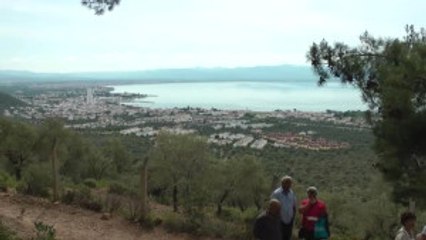 Mezarlıkta "Hıdırellez Geleneğini" Yaşatıyorlar