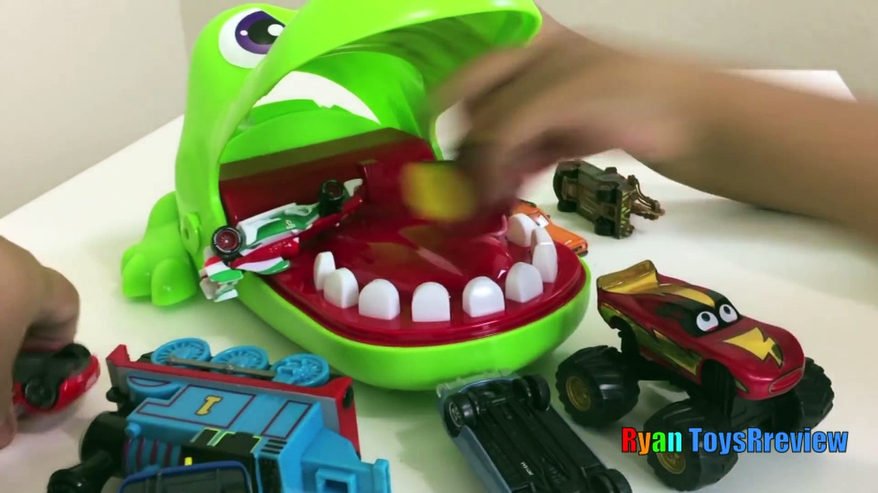 Crocodile Dentist Challenge Family Fun Game for Kids Disney Cars Toys Eggs Surprise Tsum Tsum