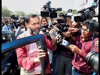 Shiv Sena takes a dig on AAP's internal rift