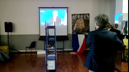 Présidentielle : ambiance au QG du FN à Carpentras