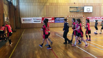 Nos filles terminent cette victoire en chantant !