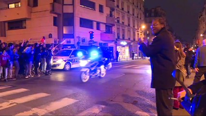 Macron se rend au Louvre où ses partisans l'attendent