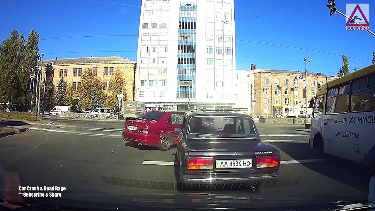ULTIMATE DRIVING FAILS COMPILATION 2017