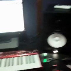 Toxic crow desde el estudio trabajando un trap music a manos de Big Trueno el varon!