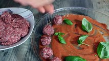 Firinda domates soslu köfte _ Köfte Tarifleri