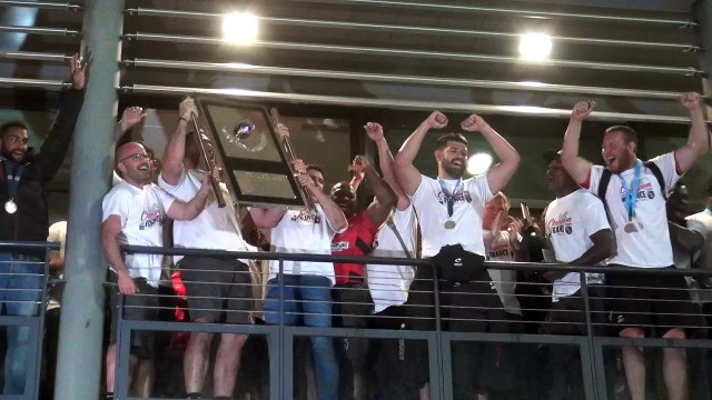 Rugby Pro D2 - Les Oyomen présentent leur bouclier de champion