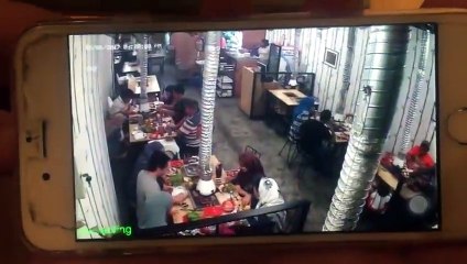 Скачать видео: Six armed men rob restaurant in Ampang